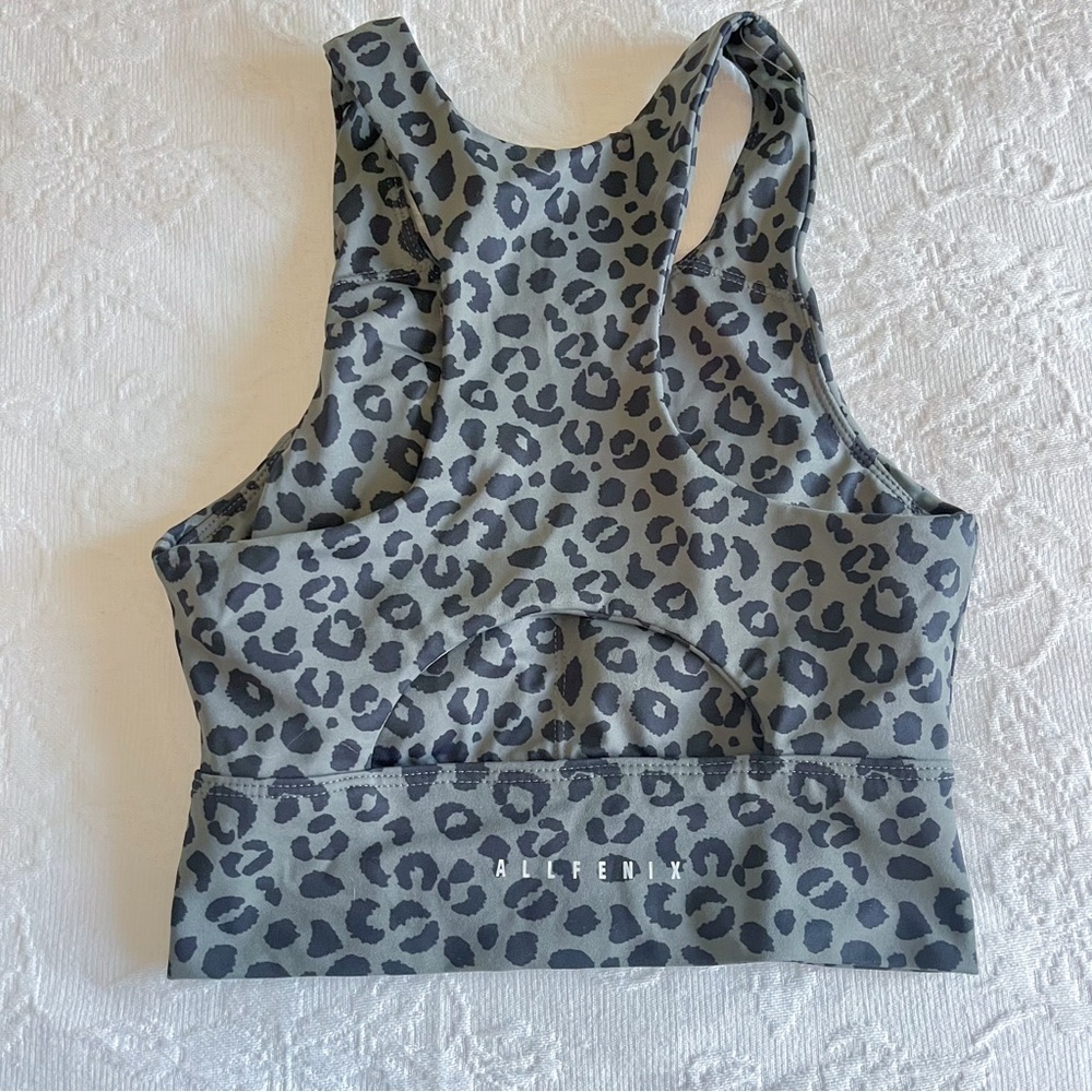 Allfenix Longline Sports Bra In Leopard Print Gray - Picture 3 of 5